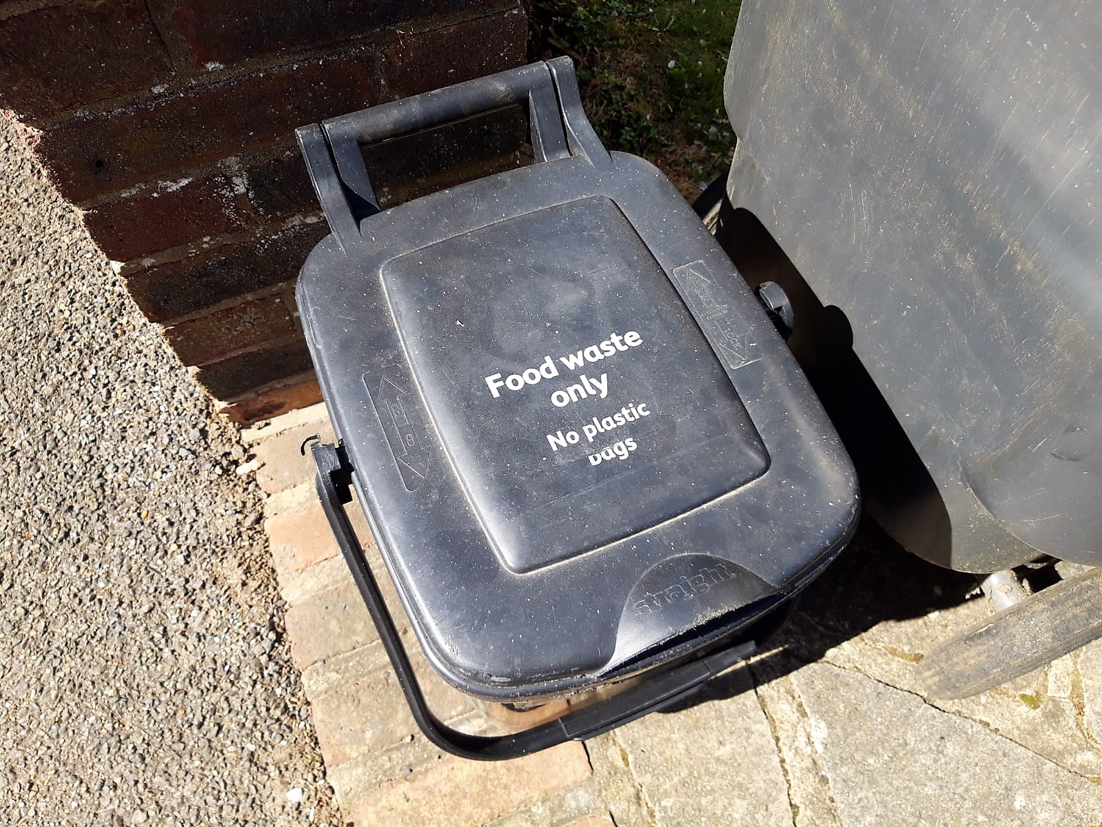 how-to-stop-foxes-breaking-into-food-waste-bins-croydon-conservatives